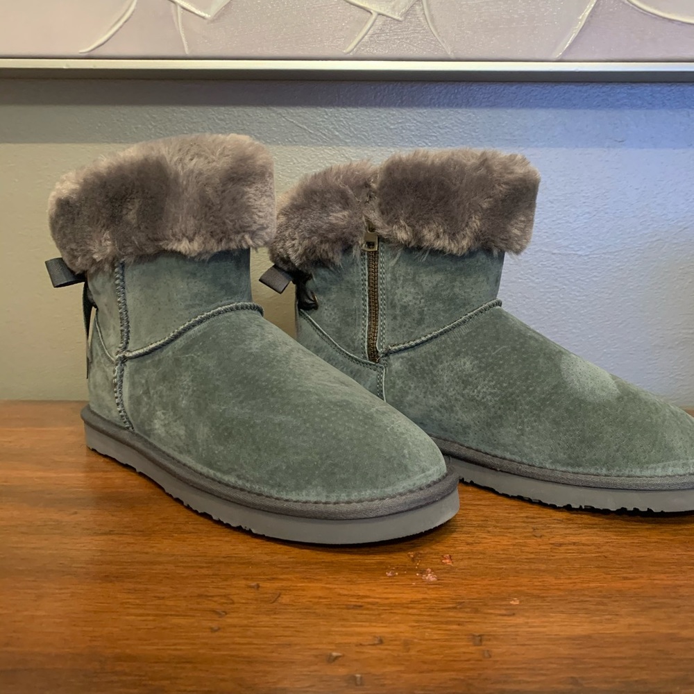 New Lamo boots! Perfect charcoal color